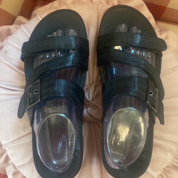 🎀 Vionic Black Sandals - Cute and Comfortable - Picture 6 of 7